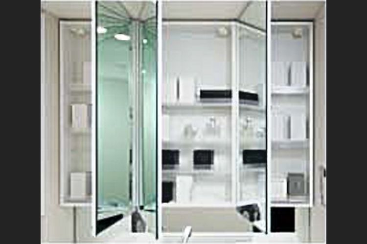 サザンスカイタワーレジデンスの三面鏡付洗面化粧台